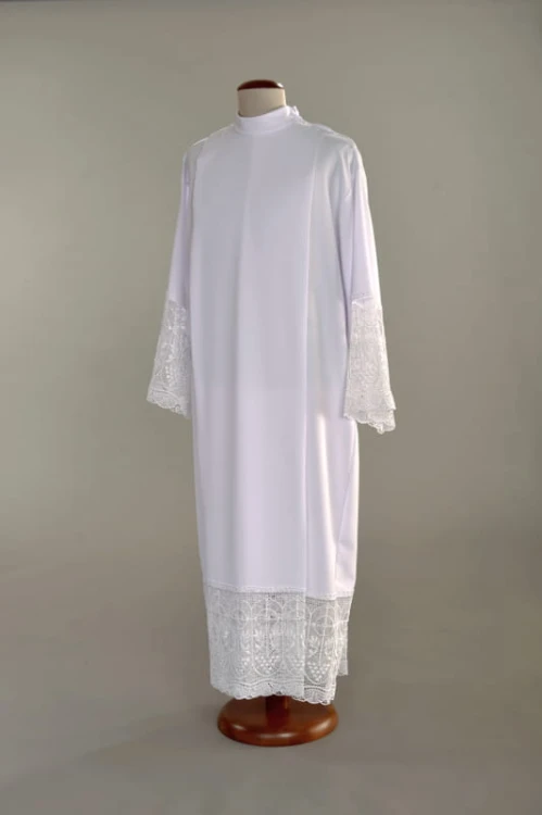 Alba kapłańska ecru z gipiurą.