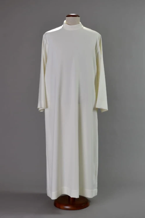 Alba kapłańska ecru z tropiku.