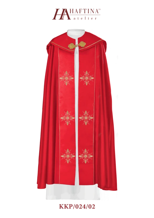 Kapa liturgiczna z bogatym haftem.