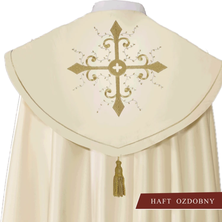 Kapa liturgiczna z bogatym haftem.
