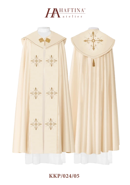 Kapa liturgiczna z bogatym haftem.