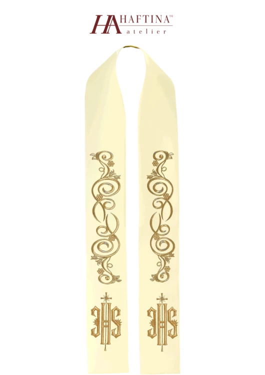 Stuła bogato haftowana z symbolem IHS.