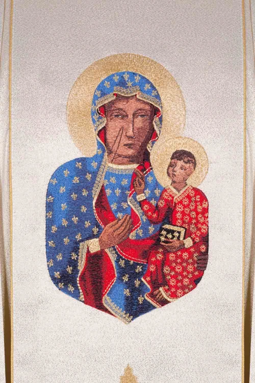 Ornat brokatowy z wizerunkiem Matki Bożej Częstochowskiej.
