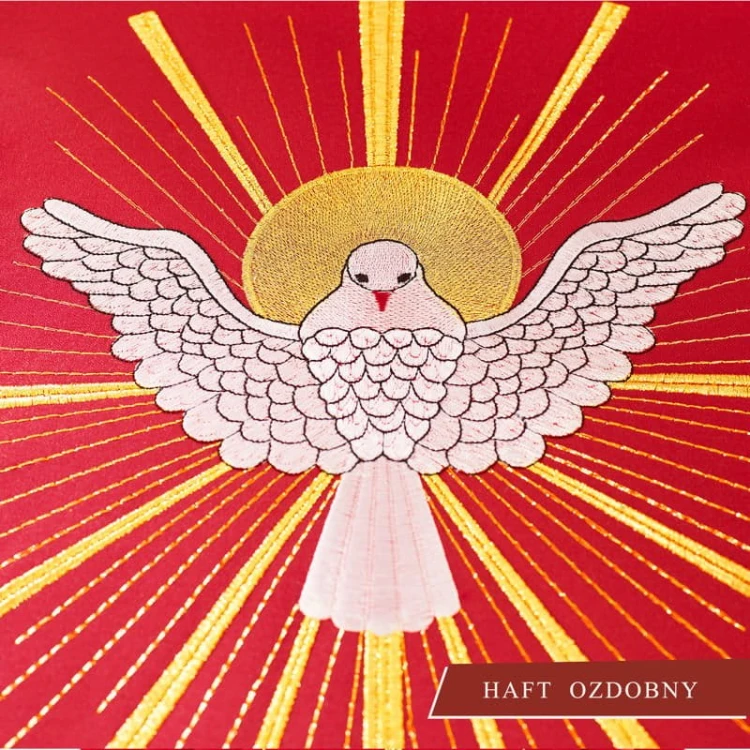 Ornat haftowany z Duchem Świętym.