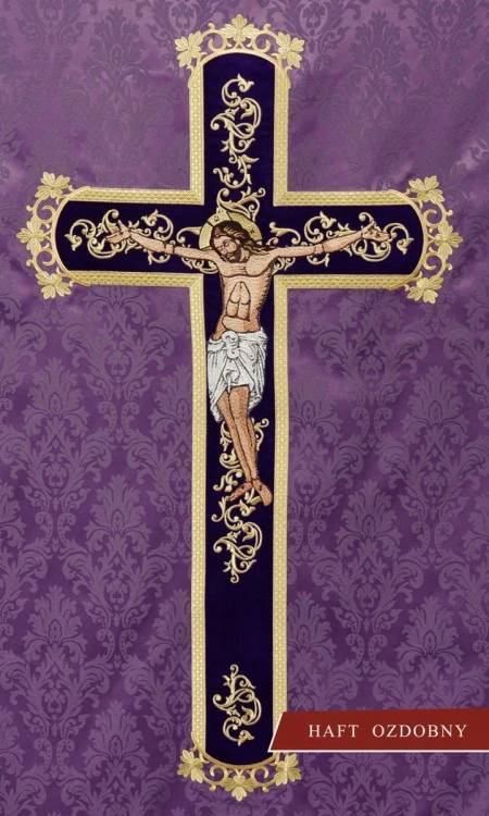 Ornat haftowany z wizerunkiem Jezusa Ukrzyżowanego