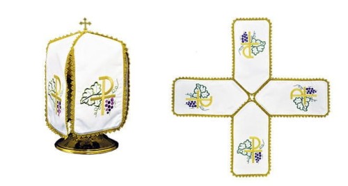 Biały welon na puszkę 24 cm z haftowanymi symbolami – na naczyniu i po rozłożeniu