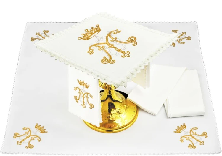 Linen chalice set with Marian symbol