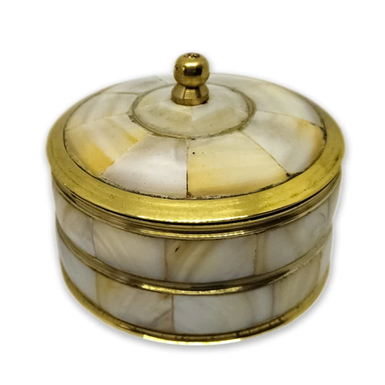 Pojemnik mosiężny na komunikanty, perłowy