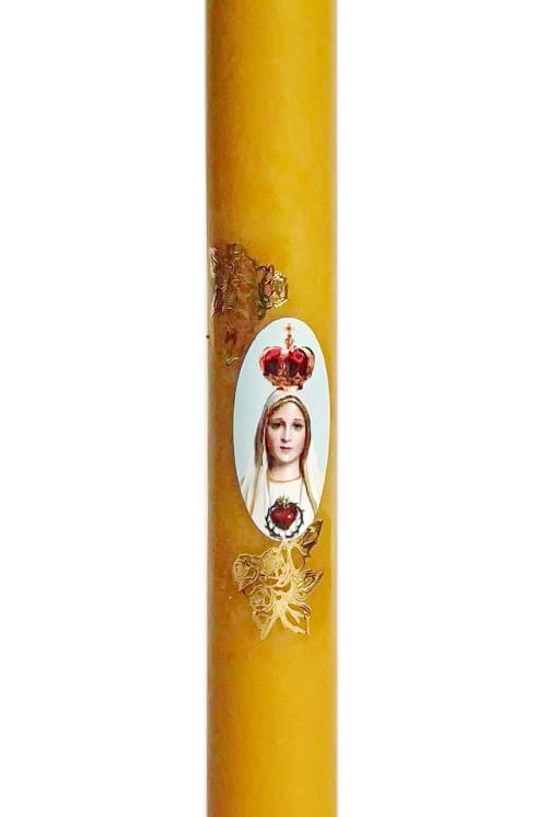 Woskowa gromnica z Matką Bożą Fatimską.