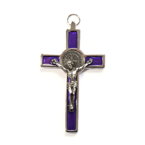 Wiszący krzyżyk św. Benedykta z żywicznym wypełnieniem