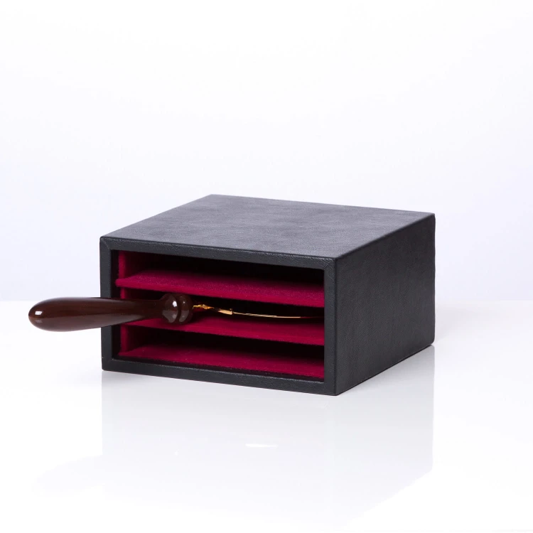 Case for 3 patens
