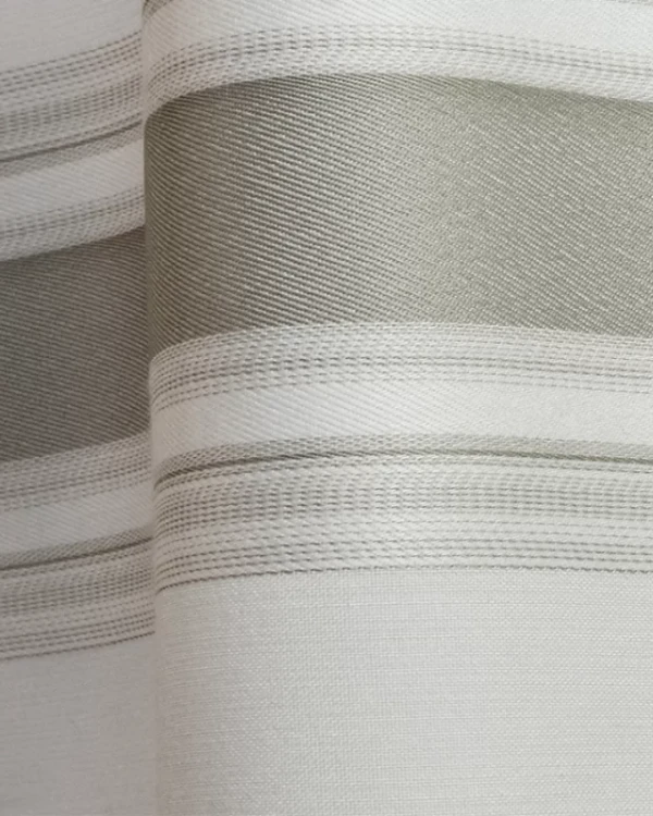 Komża kapłańska z wiskozy.