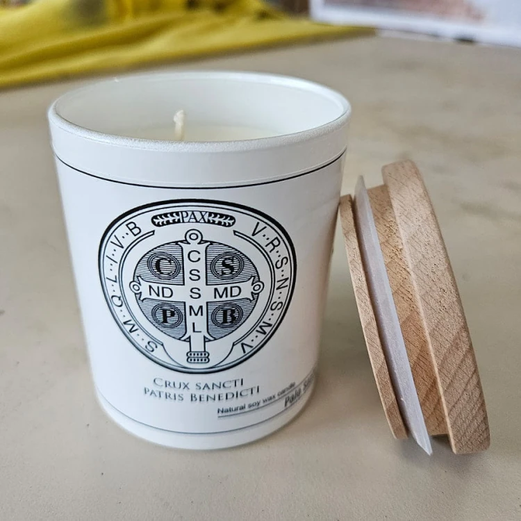 Świeca Sojowa z Zapachem Palo Santo i Cytatem Religijnym
