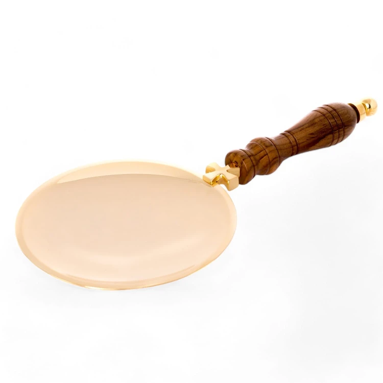 Communion Paten with Wooden Handle – Elegance and Functionality