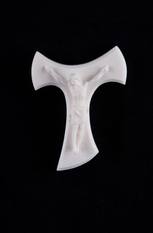 Krzyż franciszkański Tau, alabaster