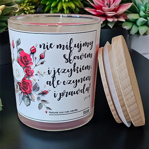 Świeca Sojowa Rose z Cytatem Religijnym