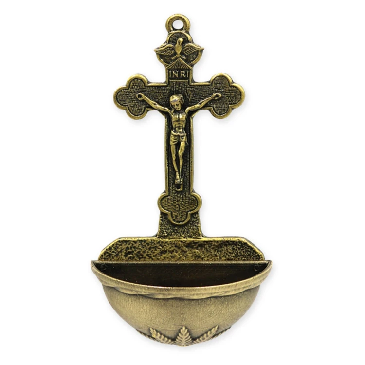 Metalowa kropielnica domowa z krucyfiksem, napisem INRI i gołębicą nad krzyżem, wysokość 11,5 cm