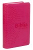 Biblia dla kobiet w malinowej oprawie z tłoczonym motywem kwiatowym