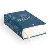 Biblia Plus – zamknięta książka i tasiemki zakładek