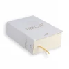 Biała Biblia Plus z paginacją – widok zamkniętej książki