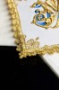 Lniany komplet kielichowy z maryjnym monogramem i ornamentem – szczegół 4