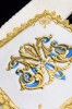 Lniany komplet kielichowy z maryjnym monogramem i ornamentem – szczegół 5