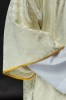 Dalmatyka liturgiczna ecru z Barankiem Bożym – detal 6