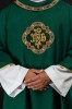 Zielona dalmatyka liturgiczna IHS z kołnierzem golfowym – widok całości