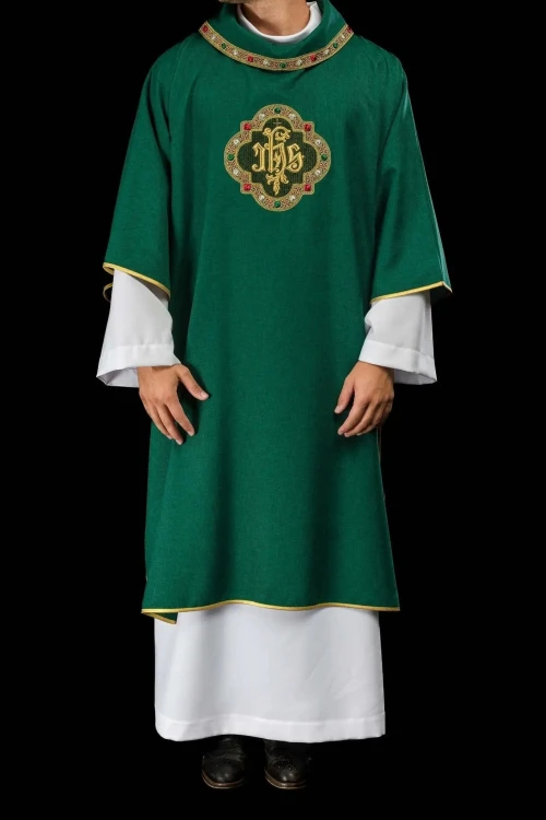 Zielona dalmatyka liturgiczna IHS z kołnierzem golfowym – detal 7