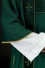 Zielona dalmatyka aksamitna ze złotymi krzyżami – detal 3