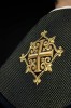 Czarna kapa liturgiczna z aksamitnym pasem i krzyżem – detal 3
