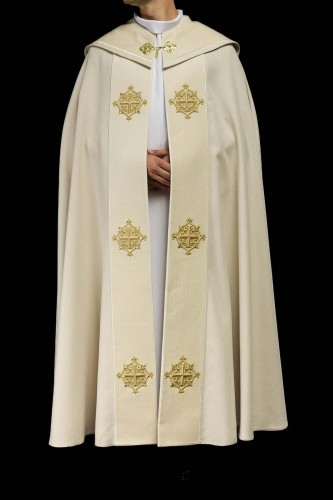 Kapa liturgiczna ecru z aksamitnym pasem i krzyżem – widok z tyłu