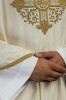 Ornat ecru ze złotym haftem krzyża – zdjęcie 4
