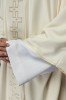 Ornat ecru ze złotym pasem i krzyżem – zdjęcie 3