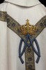 Ornat ecru z Matką Bożą Wniebowziętą – zdjęcie 8