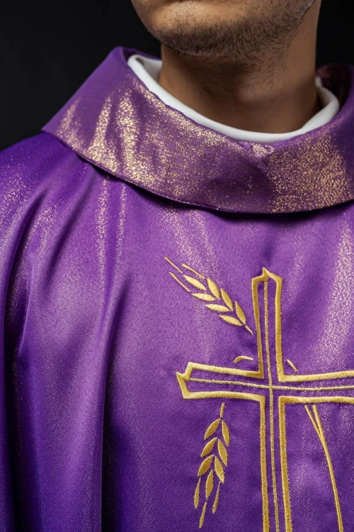 Ornat fioletowy z kłosami zboża i krzyżem – zdjęcie 4