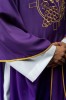 Satynowy ornat fioletowy z kłosami i krzyżem – zdjęcie 4