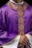 Ornat fioletowy z krzyżem i kamieniami – widok główny