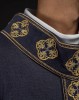 Ornat fioletowy z krzyżem i haftem na kołnierzu – zdjęcie 5