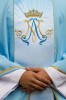 Ornat niebieski z haftowanym pasem maryjnym – zdjęcie 3