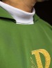 Ornat zielony z haftem Alfa i Omega oraz szerokim kołnierzem – zdjęcie 5