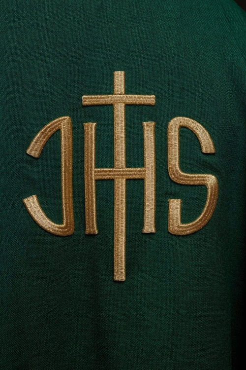 Ornat zielony z haftem IHS i złotym obszyciem – zdjęcie 4
