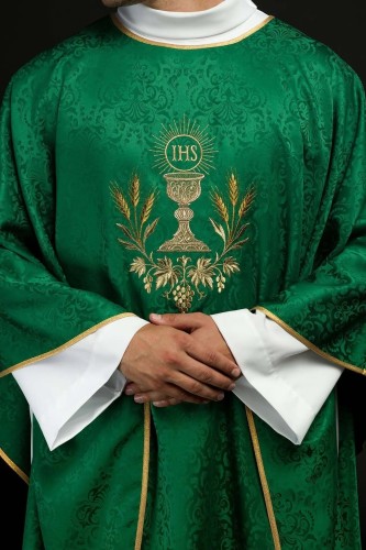 Ornat zielony żakardowy z haftem kielicha i Hostii – zdjęcie 1