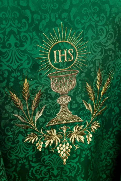 Ornat zielony żakardowy z haftem kielicha i Hostii – zdjęcie 3