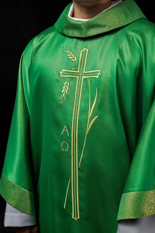 Ornat zielony z haftem kłosów zboża i krzyża – zdjęcie 3