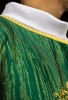 Ornat zielony z haftowanym złotym krzyżem – zdjęcie 5
