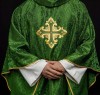 Ornat zielony z krzyżem na wzorzystej tkaninie – zdjęcie 7