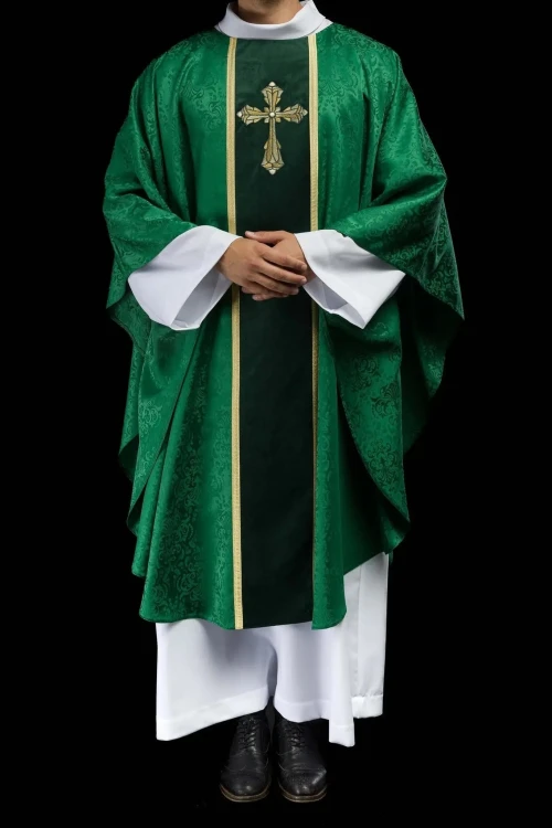 Ornat zielony żakardowy z haftowanym pasem i krzyżem – zdjęcie 2