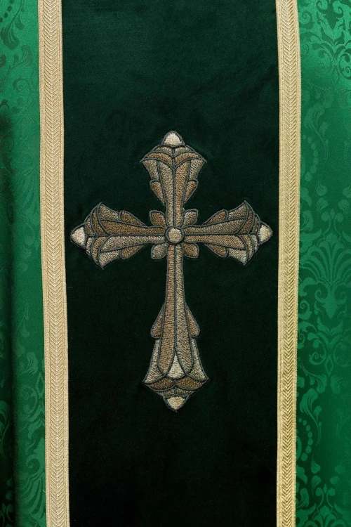 Ornat zielony żakardowy z haftowanym pasem i krzyżem – zdjęcie 8
