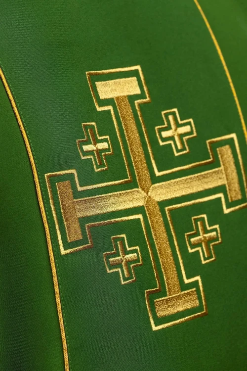 Ornat zielony z haftowanym pasem i krzyżami jerozolimskimi – zdjęcie 3